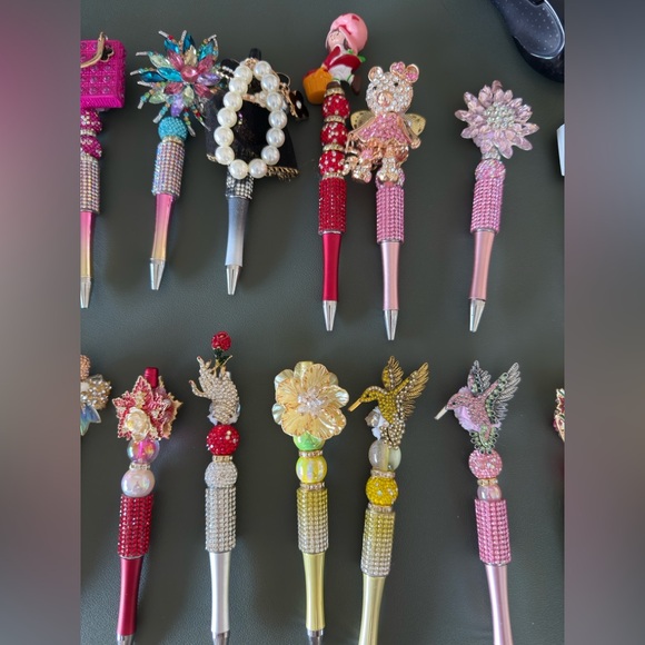 Pen Lot - Picture 2 of 3